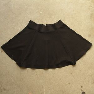 Flowy mini skirt